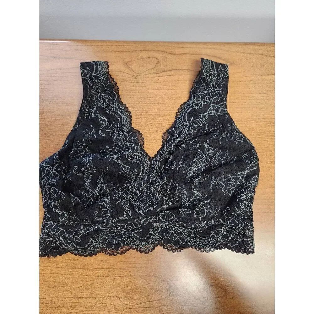 💕Secret Treasure 1X black bra with lace overlay.  No padding